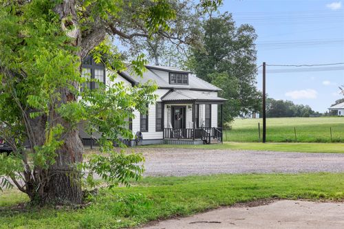 1013 Park Prairie Rd, Fayetteville, TX, 78940-5235 | Card Image