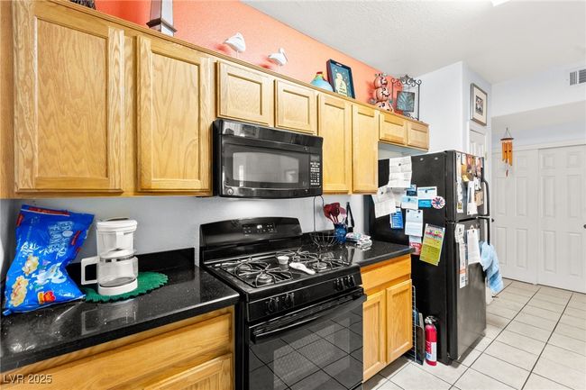 UNIT-1101 - 5855 Valley Dr, Condo with 2 bedrooms, 2 bathrooms and null parking in North Las Vegas NV | Image 17