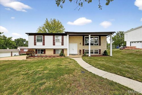 6018 Gatling Dr, Saint Louis, MO, 63129-4016 | Card Image
