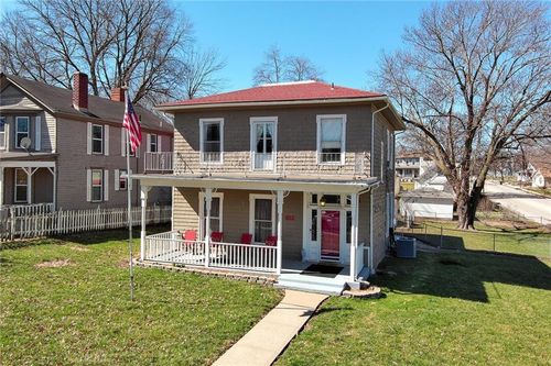 904 3rd Ave, Leavenworth, KS, 66048-3312 | Card Image