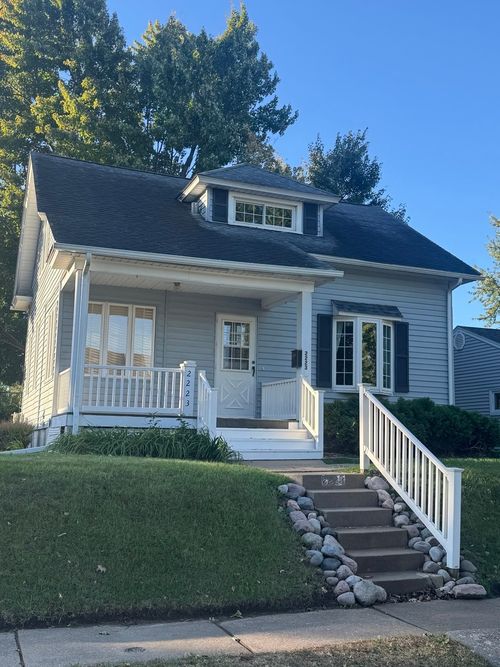 2223 W Lombard St, Davenport, IA, 52804-2432 | Card Image