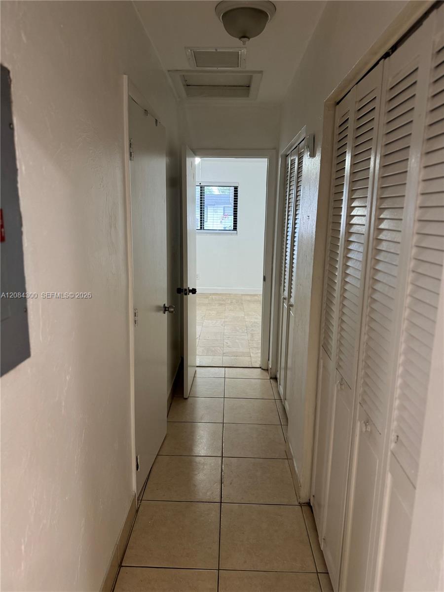 Residential Lease in Hollywood 4