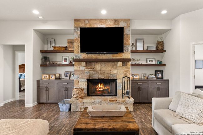 494 Flash Cir, Home with 4 bedrooms, 4 bathrooms and null parking in Luling TX | Image 6
