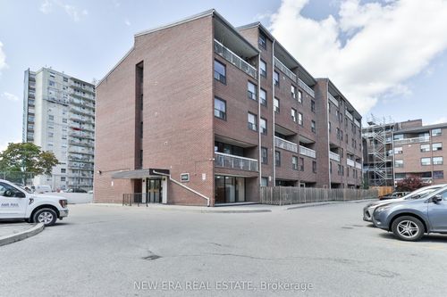 602-4064 Lawrence Ave E, Scarborough, ON, M1E4V6 | Card Image
