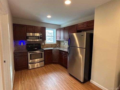 55 Waverly Ave, Smithtown, NY, 11787-3426 | Card Image