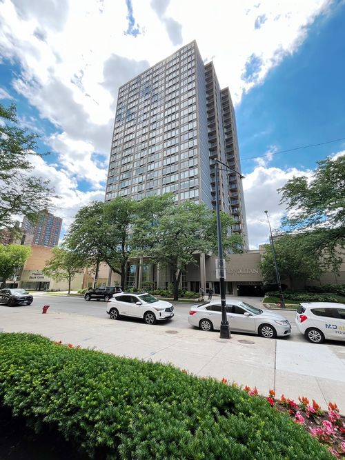 2110-5320 N Sheridan Rd, Chicago, IL, 60640-2546 | Card Image