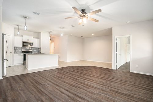 704 Christopher Dr, Cleburne, TX, 76033-4757 | Card Image