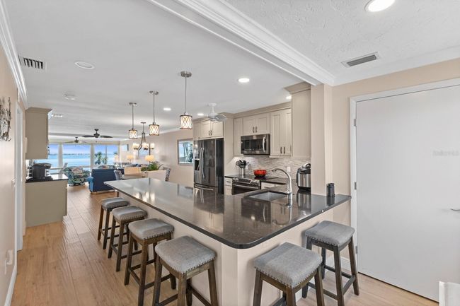 UNIT-87 - 6400 Flotilla Dr, Condo with 2 bedrooms, 2 bathrooms and null parking in HOLMES BEACH FL | Image 5