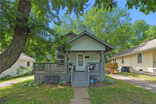 707 W 75th Ter, Kansas City, MO, 64114-1705 | Card Image