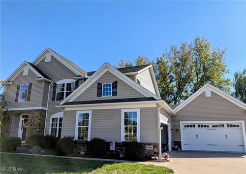 11056 Peach Glen Ave Nw, Uniontown, OH, 44685-6324 | Card Image