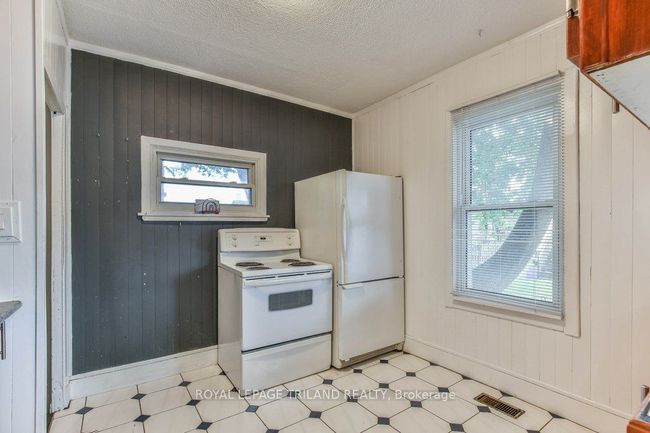 10 Linwood St, Home with 4 bedrooms, 2 bathrooms and 3 parking in London ON | Image 11