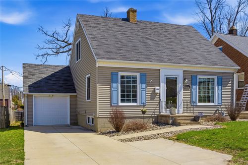 512 19th St Ne, Cedar Rapids, IA, 52402-5224 | Card Image