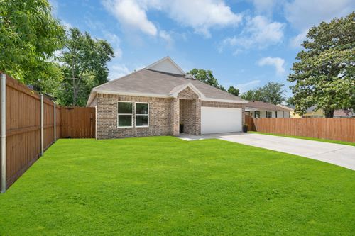 1722 Marfa Ave, Dallas, TX, 75216-5639 | Card Image