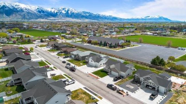 Aerial view with a residential view and a mountain view | Image 42