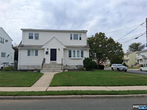 426 Steinway Rd, Saddle Brook, NJ, 07663-5914 | Card Image