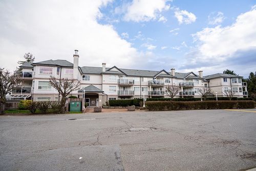 305-12769 72 Ave, Surrey, BC, V3W2M7 | Card Image