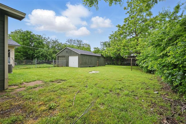 906 E Houston St, House other with 2 bedrooms, 1 bathrooms and null parking in Sherman TX | Image 17