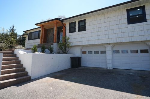 36 Storyland Ln, East Setauket, NY, 11733-1741 | Card Image