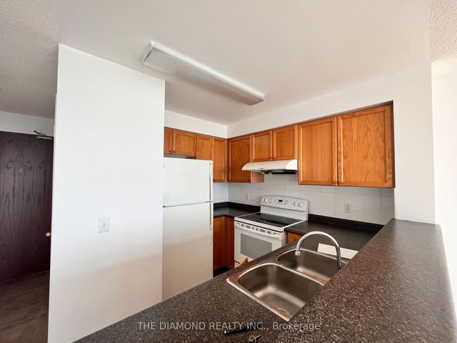 PH04 - 15 Michael Power Pl, Condo with 1 bedrooms, 1 bathrooms and 1 parking in Etobicoke ON | Image 7