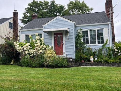 116 Devon Rd, Albertson, NY, 11507-2123 | Card Image