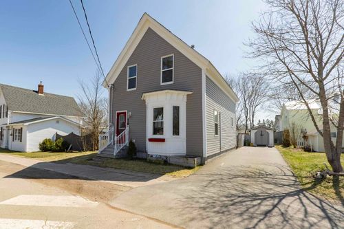 100 Queen St, Parrsboro, NS, B0M1S0 | Card Image