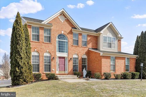 301 Fontana Cir, MARTINSBURG, WV, 25403-1310 | Card Image