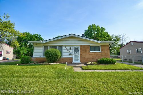 1432 Charwood Rd, Mount Morris, MI, 48458-2706 | Card Image