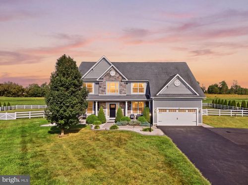 194 Statice Dr, HEDGESVILLE, WV, 25427-7311 | Card Image