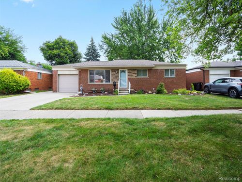 32360 Kelly Rd, Roseville, MI, 48066-6921 | Card Image