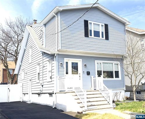 9 Chestnut St, North Arlington, NJ, 07031-6501 | Card Image