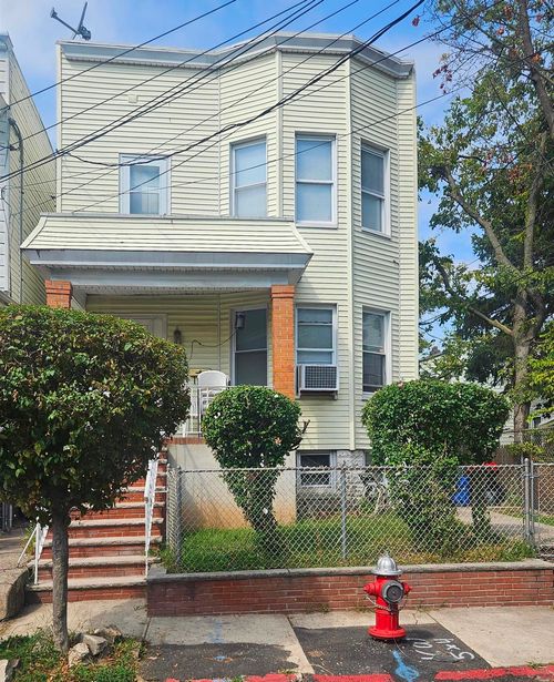 17 Bayside Pl, Jersey City, NJ, 07305-4108 | Card Image