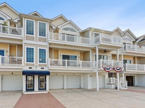 j-424 E 24th Ave, North Wildwood, NJ, 08260-5208 | Card Image