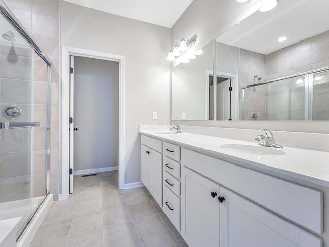 1689 Bookfield Ln, Condo with 3 bedrooms, 3 bathrooms and null parking in Grove City OH | Image 16