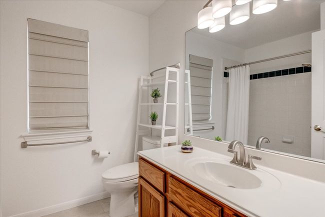 Guest bathroom | Image 25