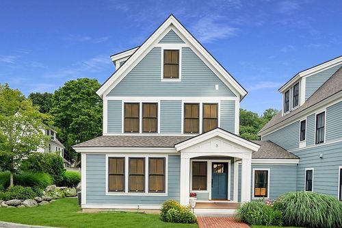 3 Saw Mill Cir, Manchester, MA, 01944-1039 | Card Image