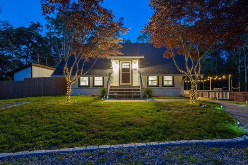 61 Hilltop Dr, Marstons Mills, MA, 02648-5713 | Card Image