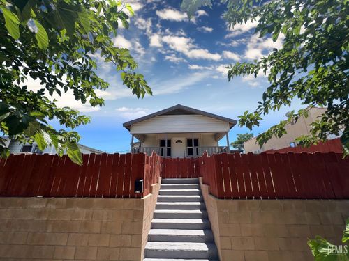 515 B St, Taft, CA, 93268-3711 | Card Image