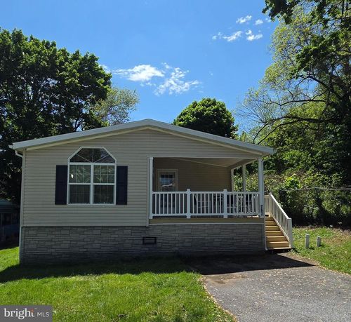 787 W Main St, COATESVILLE, PA, 19320-2632 | Card Image