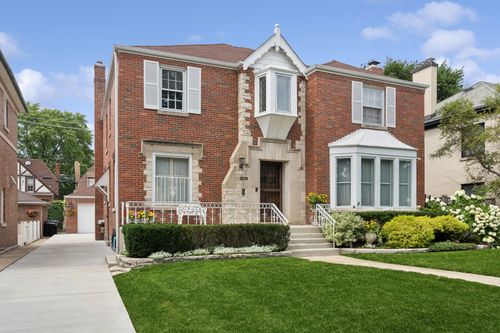 6026 N Forest Glen Ave, Chicago, IL, 60646-5014 | Card Image