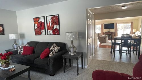 7120 Lapeer Rd, Davison, MI, 48423-3399 | Card Image