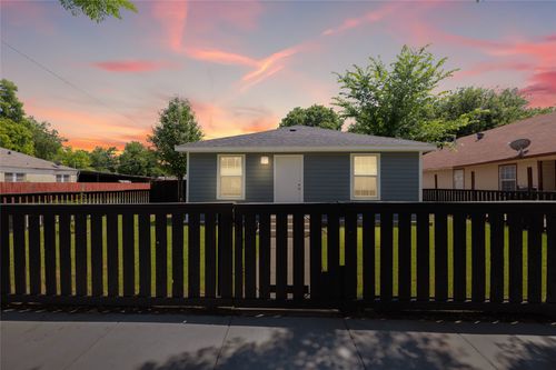 3434 Avenue M, Fort Worth, TX, 76105-3408 | Card Image