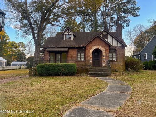 627 Mohawk Ave, Jackson, MS, 39216-3302 | Card Image