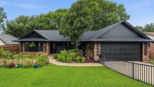 304 Cherry St, Weatherford, TX, 76086-4550 | Card Image