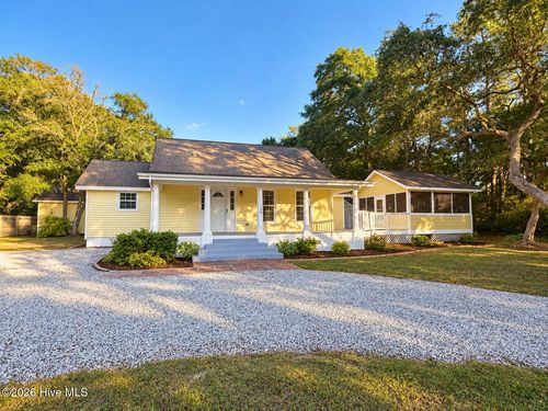 108 Nw 29th St, Oak Island, NC, 28465-7523 | Card Image