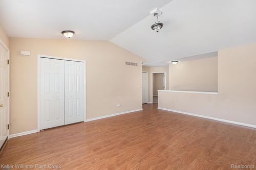 419 Ewell St, Romeo, MI, 48065-4818 | Card Image