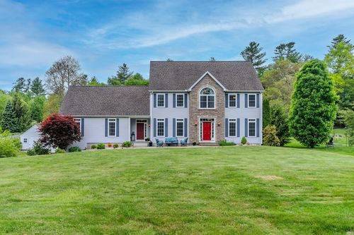 325 Stebbins St, Belchertown, MA, 01007-9346 | Card Image