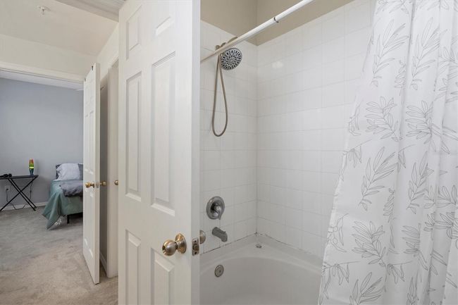 16-211 - 5700 Bentgrass Dr, Condo with 3 bedrooms, 3 bathrooms and null parking in SARASOTA FL | Image 23