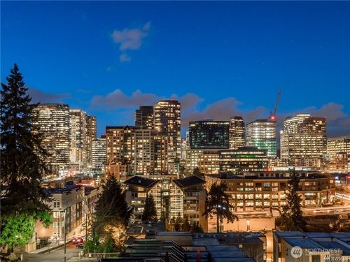 10712 Se 2nd St, Bellevue, WA, 98004-5286 | Card Image