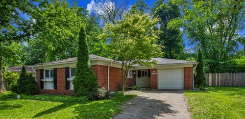 23283 Tuck Rd, Farmington Hills, MI, 48336-3464 | Card Image