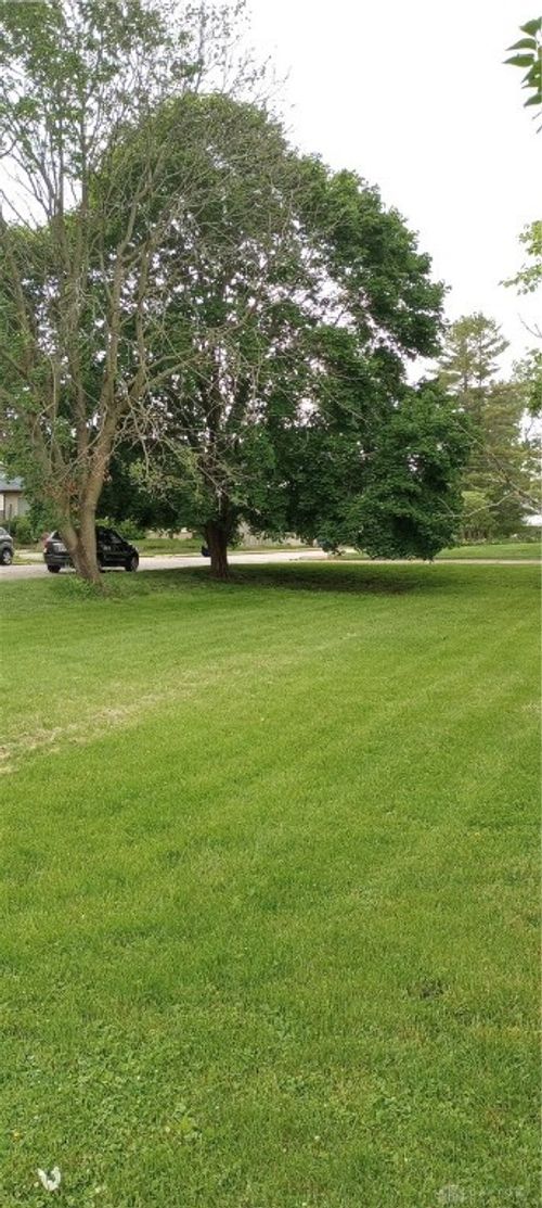 300 Ackton St, Lewisburg, OH, 45338-9519 | Card Image